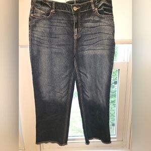 Maurices 15/16 capris